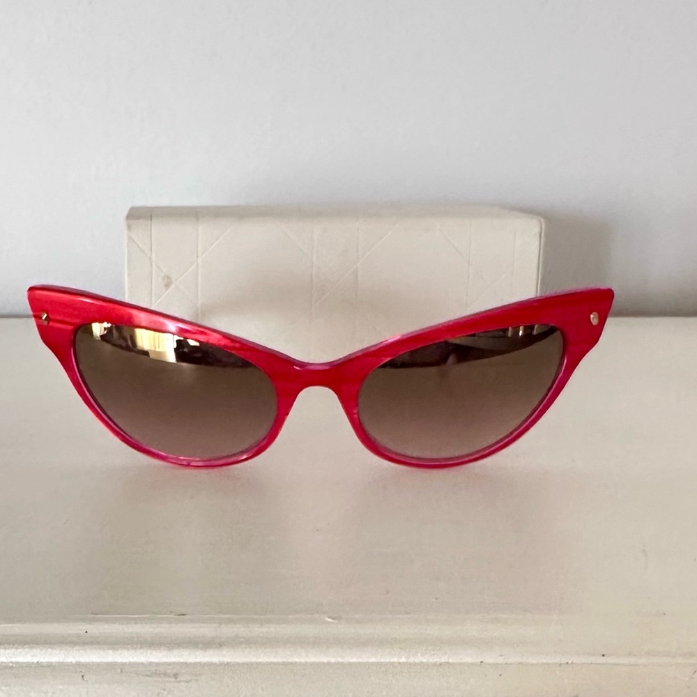 Christian Dior Red 
Les Marquises motuone Cat-Eye Sunglasses